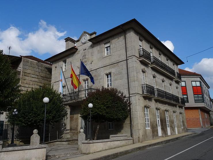 Casa consistorial de Leiro/Wikipedia