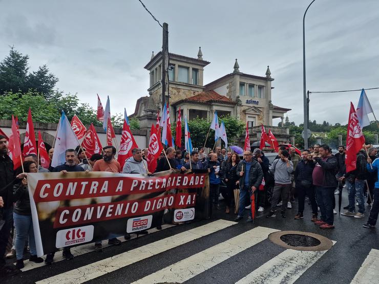 Centenares de traballadores do metal concéntranse ante a patronal polas súas propostas "ridículas" para o convenio.. PEDRO DAVILA-EUROPA PRESS / Europa Press