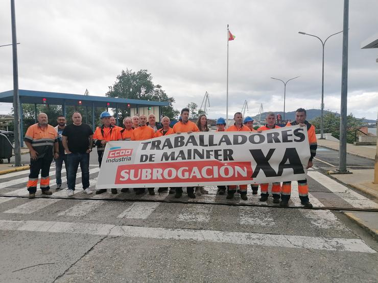 Os traballadores de Mainfer ante a entrada de Navantia Ferrol/EP