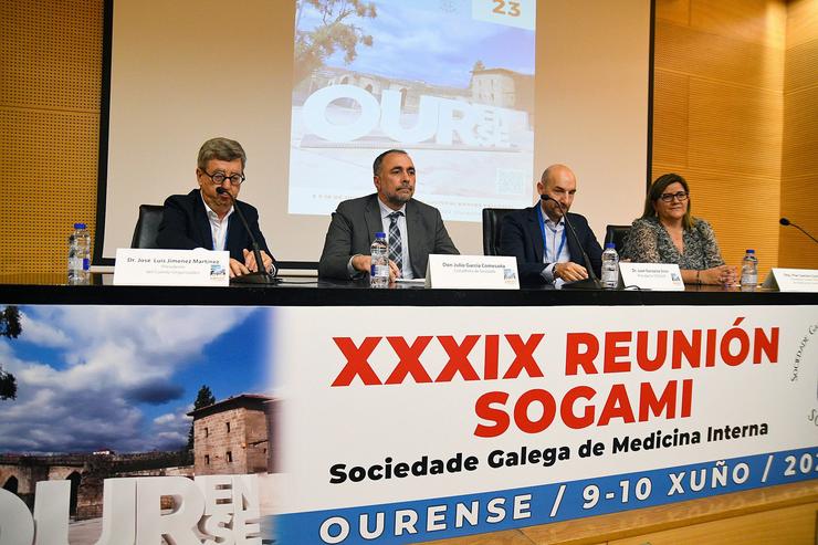 O conselleiro de Sanidade, Xullo García Comesaña, inaugura a '39ª Reunión dá Sociedade Galega de Medicamento Interno' en Ourense.. XUNTA 