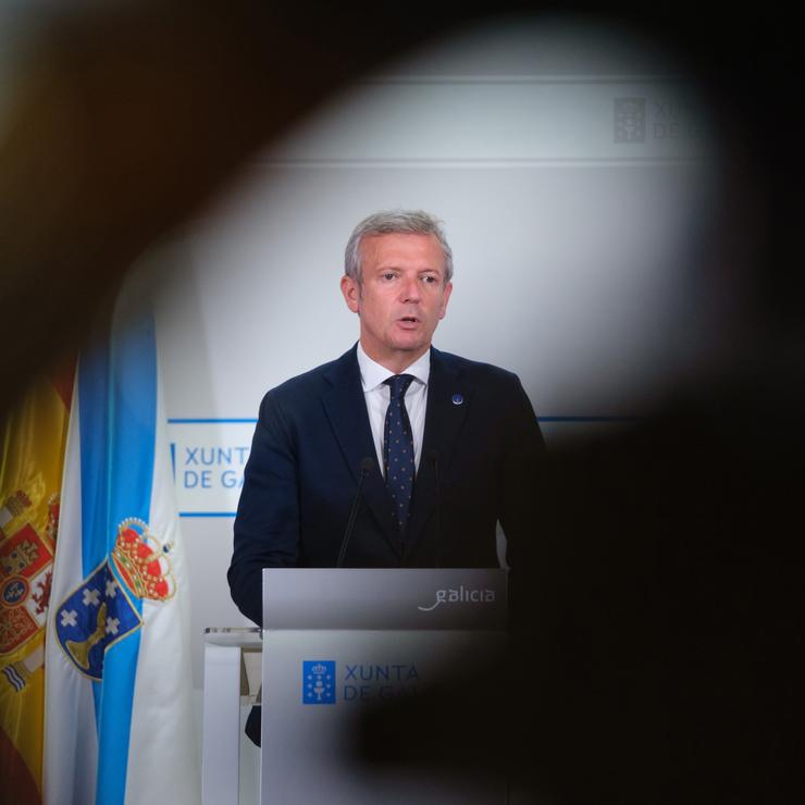 O presidente da Xunta, Alfonso Rueda, en rolda de prensa. DAVID CABEZON @ XUNTA