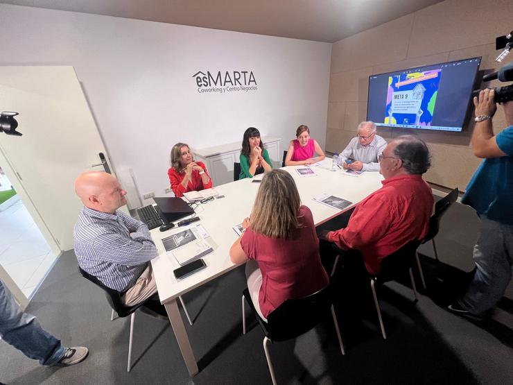 Reunión de Sumar Galicia, con Marta Lois e Manuel Lago, na sede da Rede Galega contra a Pobreza EAPN 