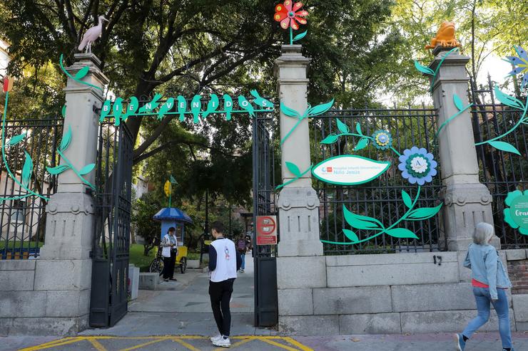 Arquivo - Entrada do Hospital Universitario Infantil Neno Jesús, fronte ao parque do Retiro,  a 22 de setembro de 2022, en Madrid.. Marta Fernández Xara - Europa Press - Arquivo 