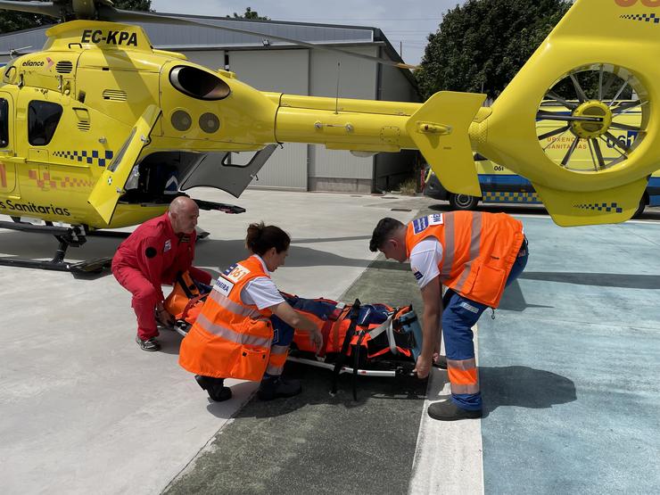 Helicóptero recolle a un atropelado nun accidente de tráfico 