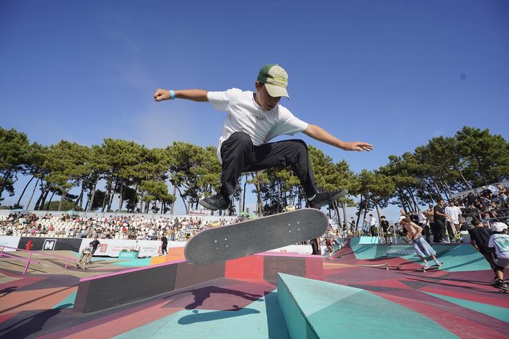 Un mozo practica skate no festival O Marisquiño, a 11 de agosto de 2023, en Vigo, Pontevedra / Javier Vázquez