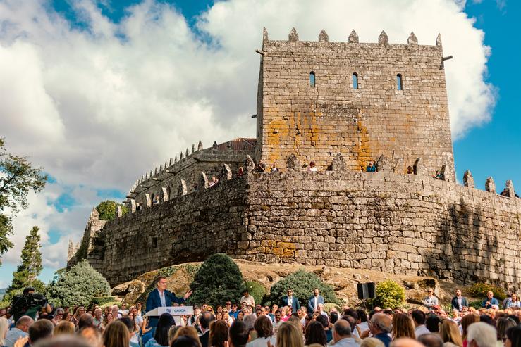 Arquivo - Intevención de Alberto Núñez Feijóo no acto de apertura do curso político no castelo de Soutomaior (Pontevedra), a 27 de agosto de 2023.. AGOSTIME - Arquivo / Europa Press