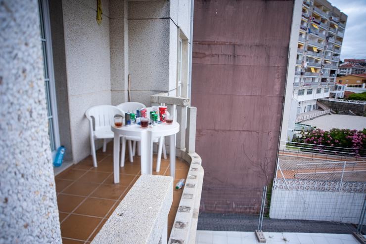 Balcón desde o que catro mozos caeron ao ceder a varanda, en Sanxenxo / Elena Fernández