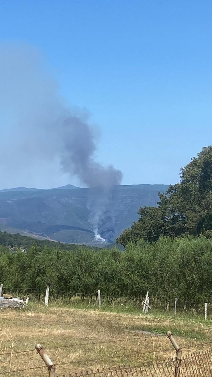 Incendio en Montefurado, en Quiroga / @incendiosgalicia