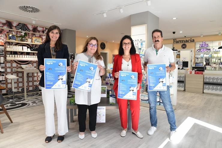 Sanidade e os farmacéuticos de Pontevedra inician unha campaña sobre a prevención e control do mosquito tigre / XUNTA
