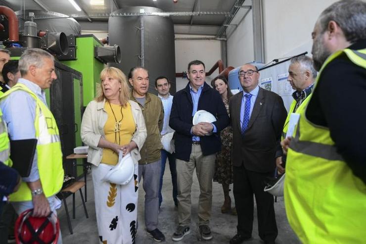 O conselleiro de Educación, Román Rodríguez, visita actuacións levadas a cabo en centros educativos de Lalín / XUNTA