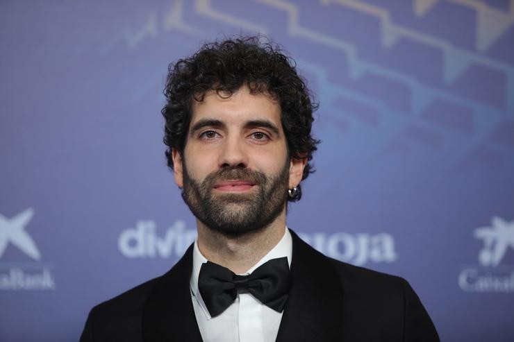 Arquivo - O actor Tamar Novas pousa na alfombra azul previa á gala da 37 edición dos Premios Goya, no Palacio de Congresos e Exposicións FIBES, a 11 de febreiro de 2023, en Sevilla, Andalucía (España). A Academia celebra a calidade do cin. María José López - Europa Press - Arquivo 