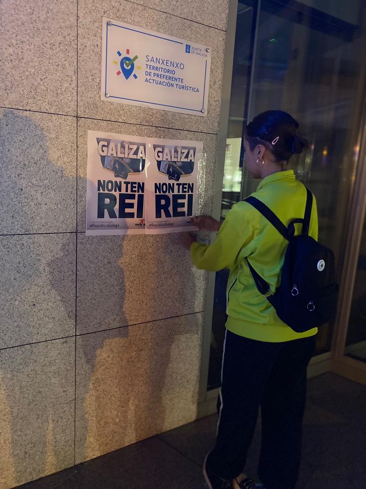 Acción protesta de Galiza Nova contra a visita do rei español emérito a Sanxenxo / Galiza Nova