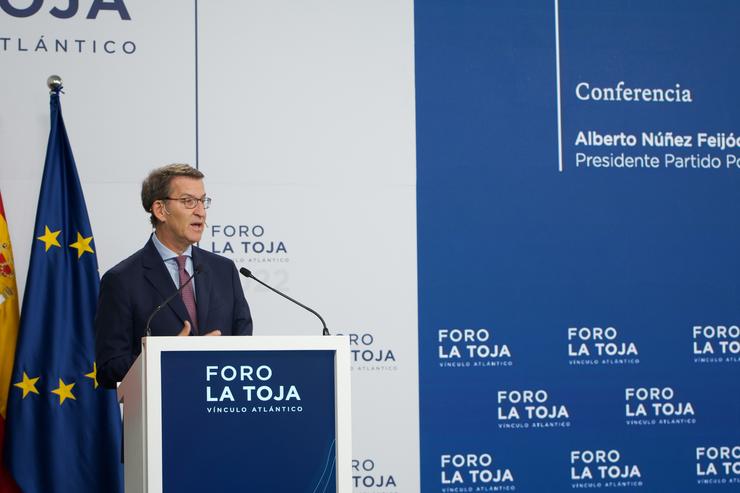 O presidente do Partido Popular (PP), Alberto núñez Feijóo, participa nunha conferencia do Foro La Toja / Gustavo de la Paz - Europa Press