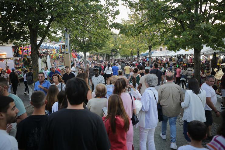 Arquivo - Decenas de persoas na feira durante as Festas de San Froilán, a 7 de outubro de 2023, en Lugo. Carlos Castro - Europa Press - Arquivo / Europa Press