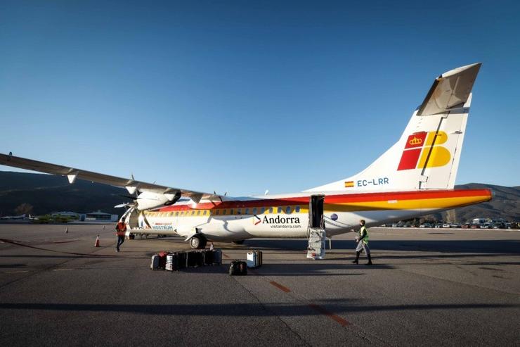Arquivo - Un avión de Air Nostrum no aeroporto de Andorra-a Seu.. GOVERN D'ANDORRA - Arquivo