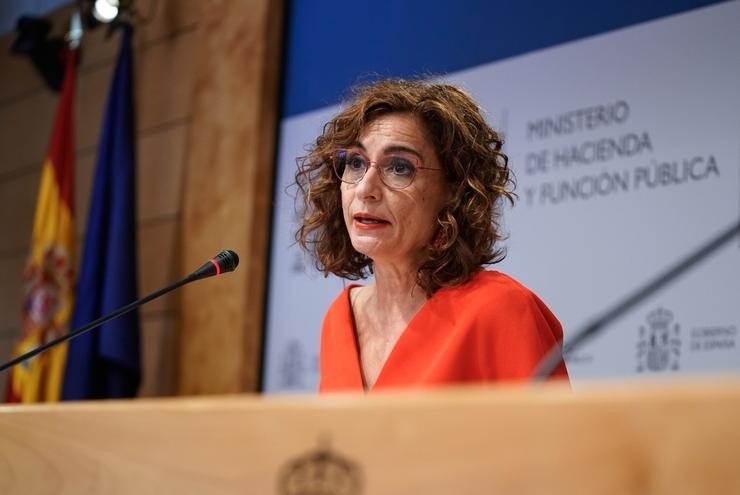 A ministra de Facenda e Función Pública, Maria Jesús Montero, intervén nunha rolda de prensa posterior a unha reunión do Consello de Política Fiscal e Financeira, a 28 de xullo de 2021, en Madrid, (España). Durante a súa intervención ha informa. A. Pérez Meca - Europa Press - Arquivo / Europa Press