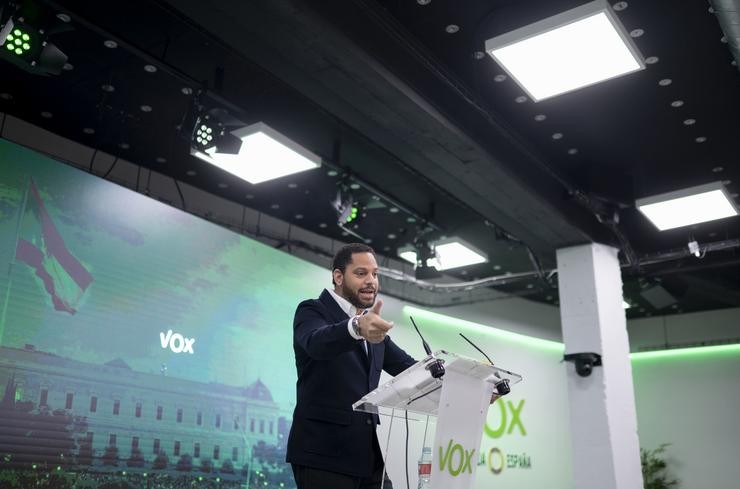 O secretario xeral de Vox, Ignacio Garriga, durante unha rolda de prensa tras a reunión do Comité de Acción Política de VOX /  Alberto Ortega - Europa Press