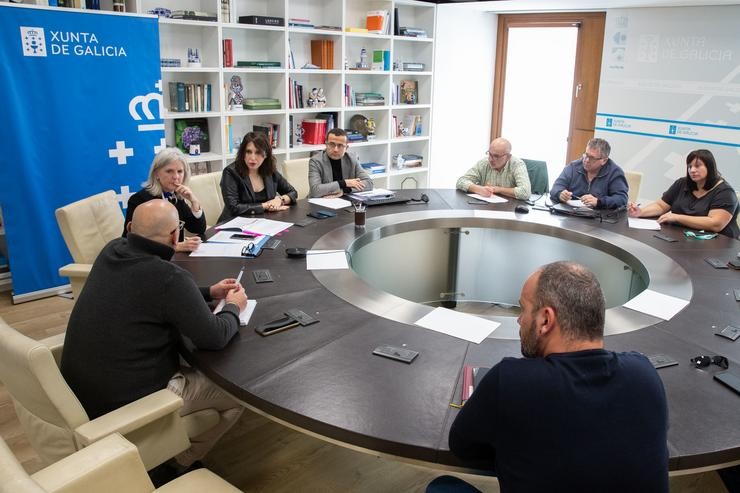 A conselleira de Economía, Industria e Innovación, María Jesús Lorenzana, mantén un encontro con representantes de Madeira Fiber / XUNTA - XOÁN CRESPO