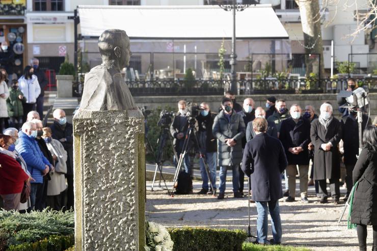 Arquivo - O presidente da Xunta, Alberto Núñez Feijóo, de costas, intervén na homenaxe a Fraga en Vilalba, a 15 de xaneiro de 2022, en Lugo, Galicia, (España). Feijóo rende homenaxe así ao que fose presidente fundador do PP e xefe do Executivo. Carlos Castro - Europa Press - Arquivo / Europa Press