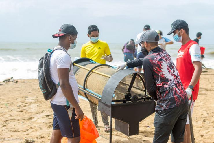 Tromel para separar os pellets da area en Sri Lanka 