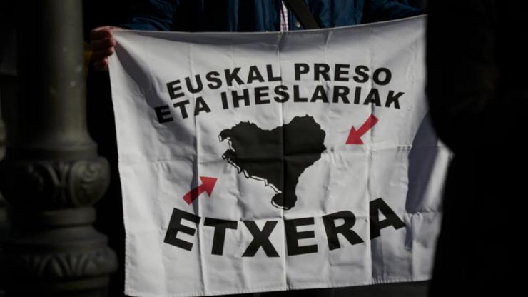 Pancarta a favor dos presos de ETA 