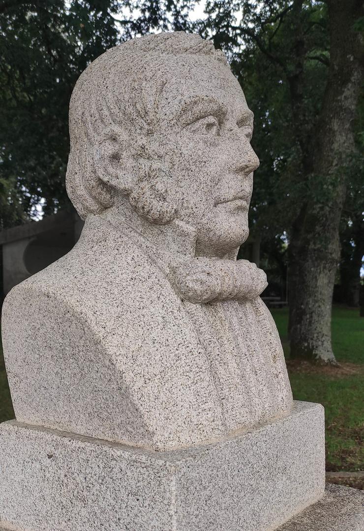 Busto do científico José Rodríguez en Bermés (Lalín) 