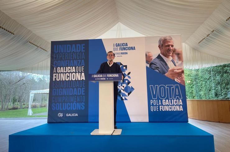 O presidente de honra do PPdeG e ex presidente do Goberno, Mariano Rajoy, durante a súa intervención no mitin do PP celebrado este xoves na Leira Galea, pertencente ao muncipio lucense de Alfoz. En Alfoz (Lugo), a 15 de febreiro de 2024. 
