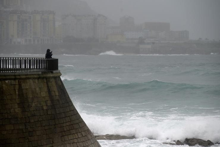 Arquivo - Vista da ondada da praia do Orzán, a 22 de xaneiro de 2024, A Coruña, Galicia (España).. M. Dylan - Europa Press - Arquivo / Europa Press