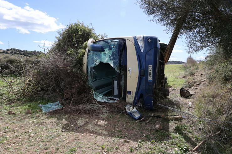 Autobús sinistrado con turistas do Imserso a bordo na estrada de Sant Llorenç a Son Servera 