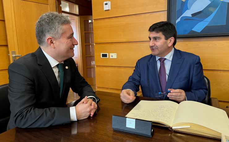 O delegado do Goberno en Galicia, Pedro Branco, reúnese co reitor da UDC, Ricardo Cao. DELEGACIÓN DO GOBERNO EN GALICIA / Europa Press