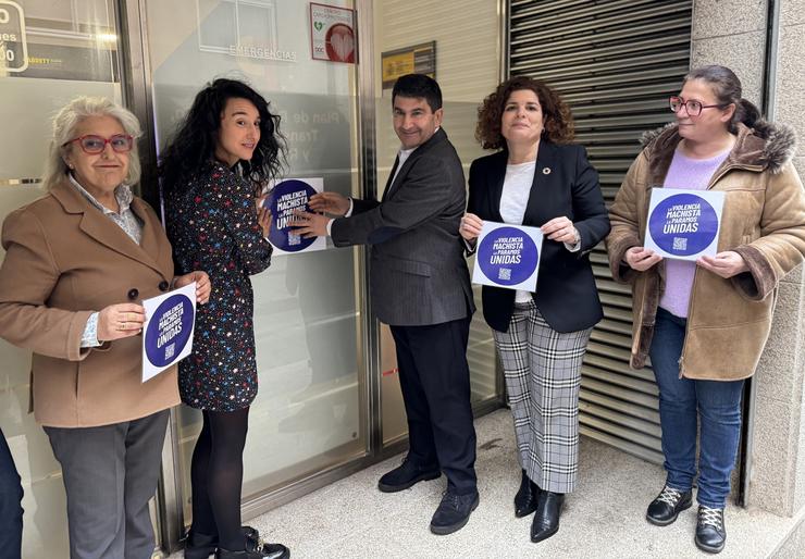 O delegado do Goberno en Galicia, Pedro Blanco; a subdelegada do Goberno na Coruña, María Rivas; e a directora de provincial do SEPE na Coruña, Estefanía Pita / DELEGACIÓN DO GOBERNO