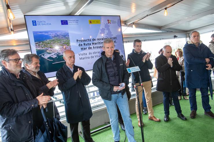 O presidente da Xunta en funcións, Alfonso Rueda, visita as obras de mellora da Mariña de Vilanova de Arousa.. XUNTA / Europa Press