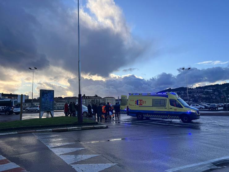 Accidente nas inmediacións da Ponte de Santiago, en Pontevedra. / Europa Press