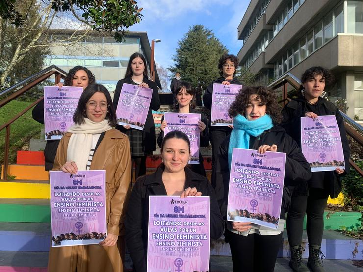 Estudantes de Erguer nunha protesta do 8M 