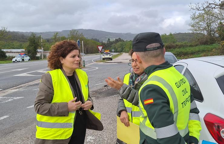 A subdelegada do Goberno na Coruña, María Rivas, agarraches a un operativo do control do Tráfico. SUBDELEGACIÓN DO GOBERNO NA  Coruña / Europa Press