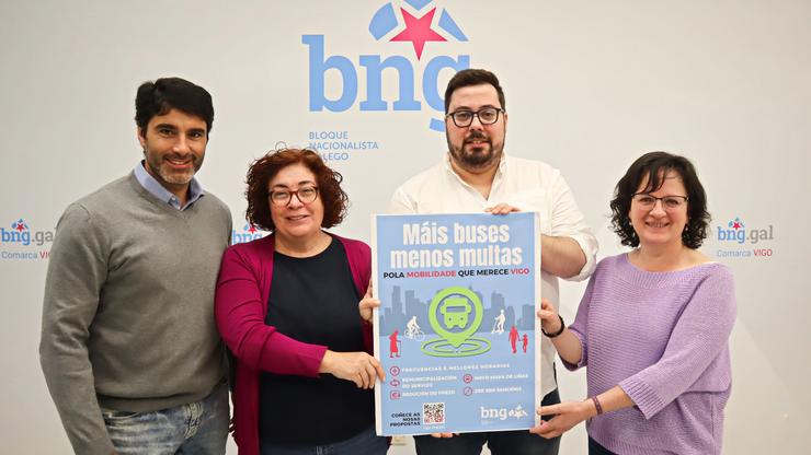 (Centro) A Responsable Local Do BNG De Vigo, Carmela González, E O Portavoz Municipal, Xabier Pérez Igrexas Xunto Aos Concelleiros Filipe Abalde E Ana Martínez / BNG VIGO