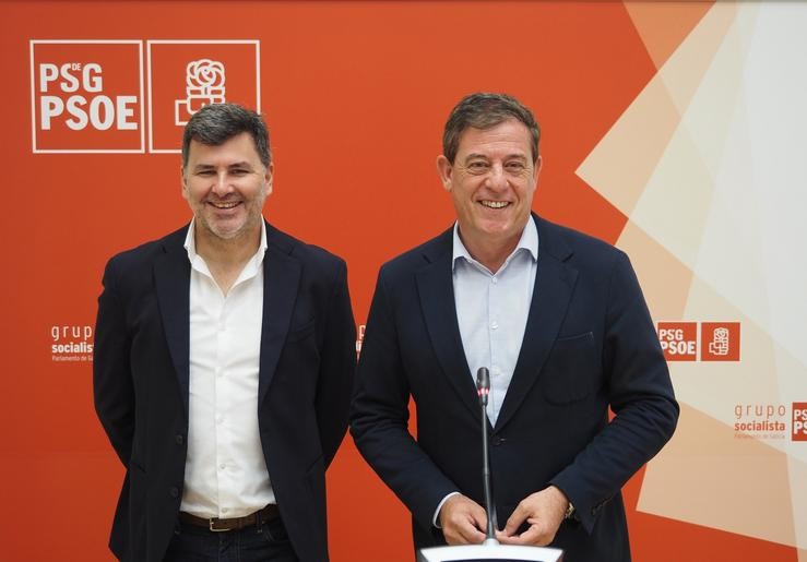 O candidato do PSOE ás eleccións europeas Nicolás González Casares e o secretario xeral do PSdeG, José Ramón Gómez Besteiro 