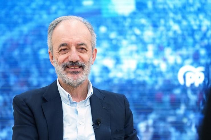 O europarlamentario e candidato galego do Partido Popular ás eleccións europeas 2024, Francisco Millán Mon, nunha entrevista con Europa Press. EUROPA PRESS / ÁLVARO BALLESTEROS / Europa Press