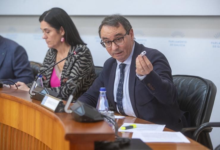 O director xeral de Xustiza, José Tronchoni, intervén na Comisión primeira do Parlamento de Galicia. XUNTA / CONCHI PAZ / Europa Press