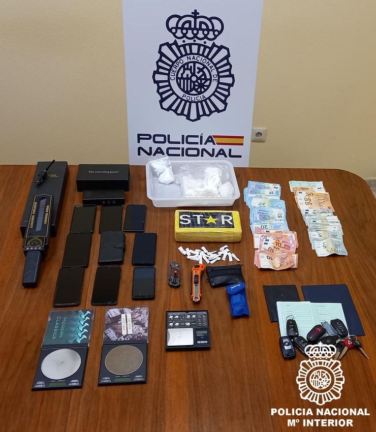 Efectos intervidos a dous irmáns de Ourense detidos por tráfico de drogas.. POLICÍA NACIONAL / Europa Press