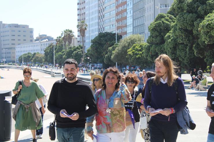 Pablo Fernández, número 3 na lista ás eleccións europeas por Podemos, xunto a Isabel Faraldo e Borja San Ramón. PODEMOS / Europa Press