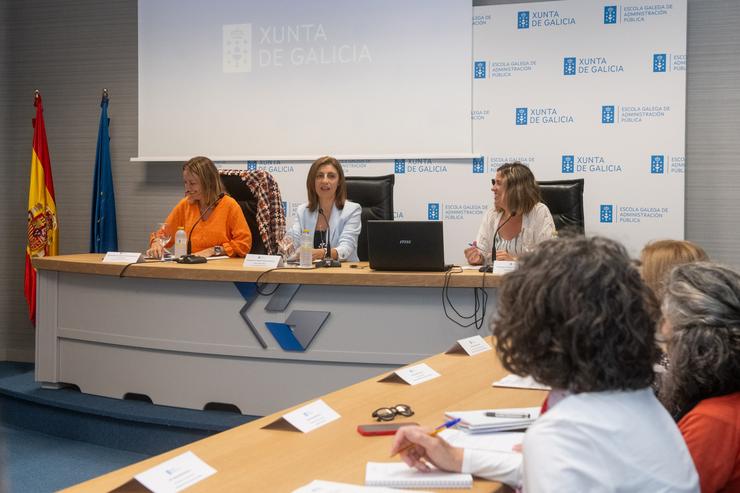 A conselleira de Medio Ambiente e Cambio Climático, Anxos Vázquez, preside reunión do pleno da comisión interdepartamental para o impulso e coordinación da Estratexia galega de cambio climático e enerxía 2050. MONICA ARCAY CARRO 