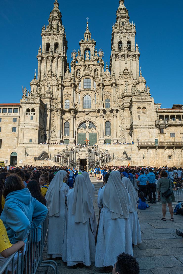  Praza do Obradoiro, durante a inauguración e acto de acollida dunha peregrinación europea de mozas /  César Argina 