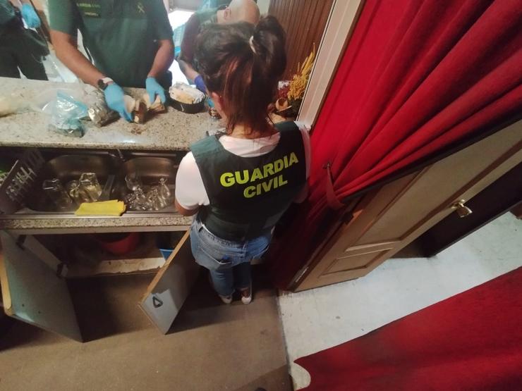 A prisión un veciño de Celanova ao que se lle incautou diversa droga ser denunciado por malos tratos. GARDA CIVIL / Europa Press