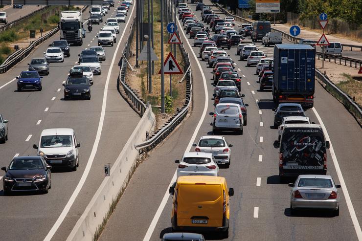Atascos na autovía A-3, a 12 de xullo de 2024, en Madrid / Alejandro Martínez Vélez - Arquivo
