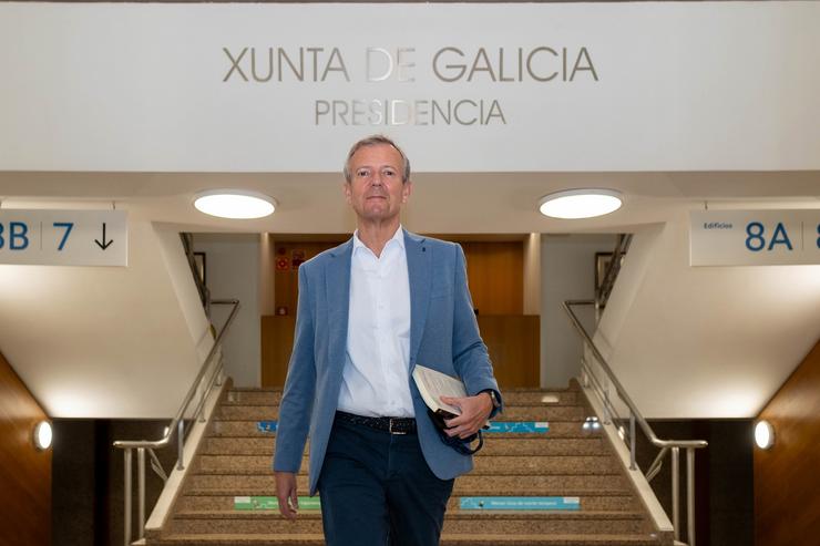 Rueda sae do seu despacho en San Caetano tras a entrevista con Europa Press / ARXINA