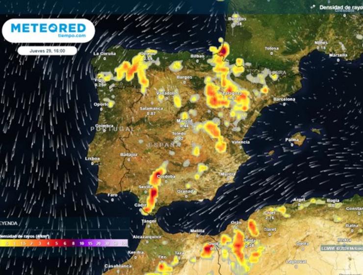 O xoves 29 de agosto comeza o primeiro episodio de tormentas. En vermello as zonas onde haberá lóstregos / Meteored