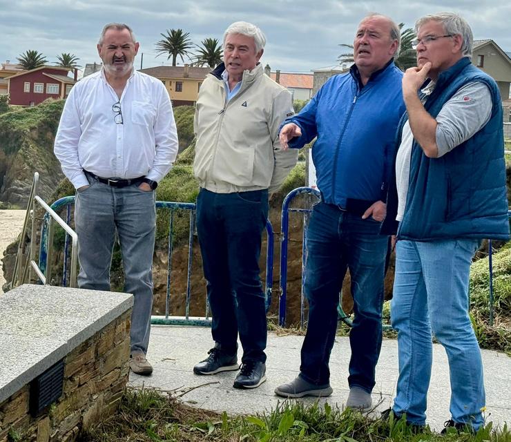 Os senadores do PP José Manuel Balseiro, José Manuel Barreiro e Juan Serrano nunha visita a Barreiros / PP - Arquivo