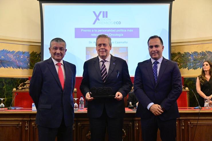 O conselleiro de Sanidade, Antonio Gómez Caamaño, recibe o Premio á personalidade política máis relevante en oncoloxía.. XUNTA / Europa Press