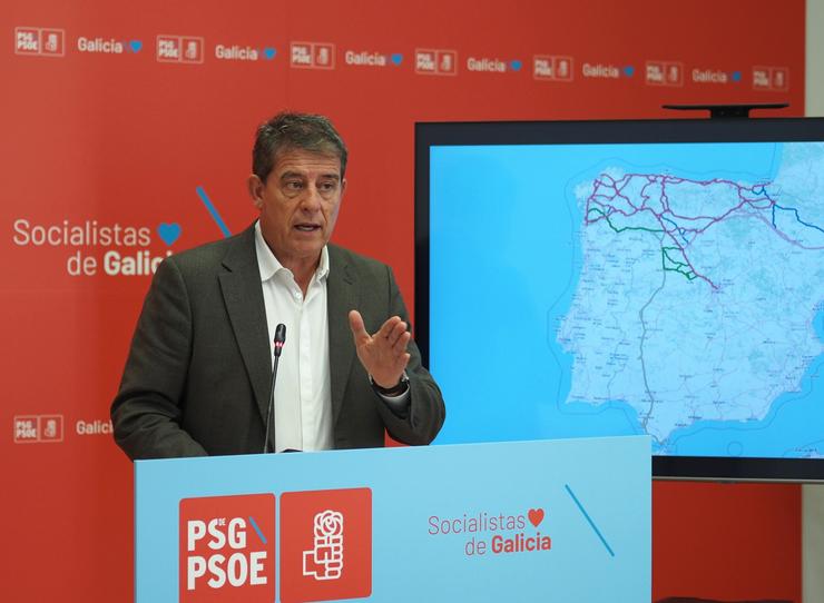 O secretario xeral do PSdeG, José Ramón Gómez Besteiro, en rolda de prensa. PSDEG 